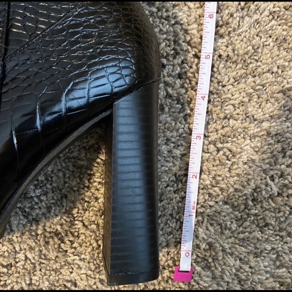 Never Worn Black Boots, Size 6 - Picture 5 of 6